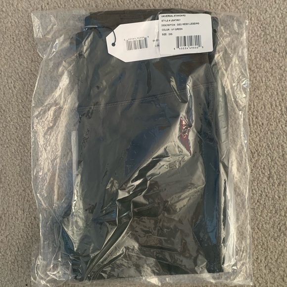 Universal Standard Size 2XS Geo Mesh Leggings in Ivy Green - Picture 4 of 5